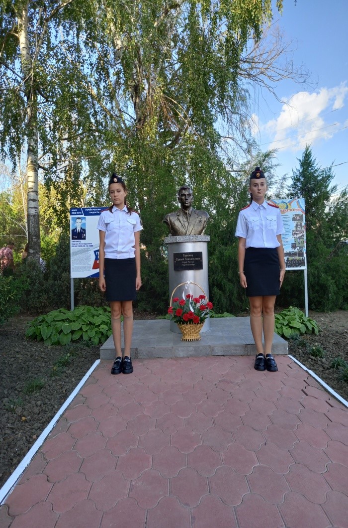 Фотография школы.